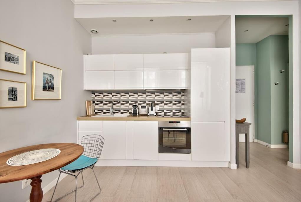 Very Nice 2P With All Comfort, City Center Ac/Wifi 외부 사진